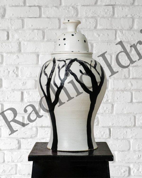 Vase en Céramique Peint à la Main – Motif d'Arbres Noir et Blanc